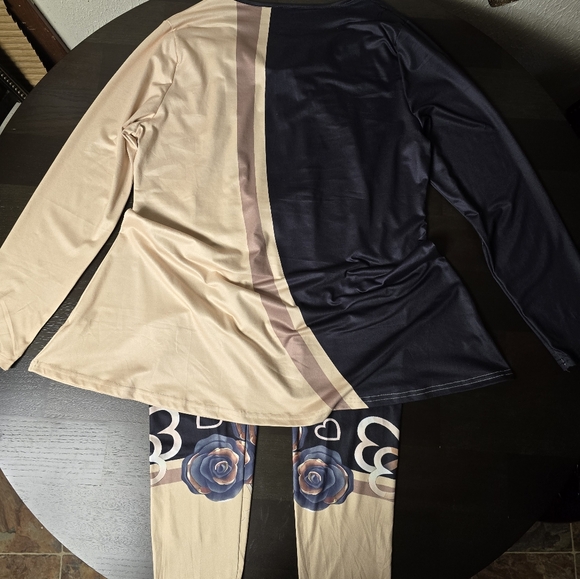 Roses and Hearts outfit, Size XXL, Cream and Black - Picture 6 of 6